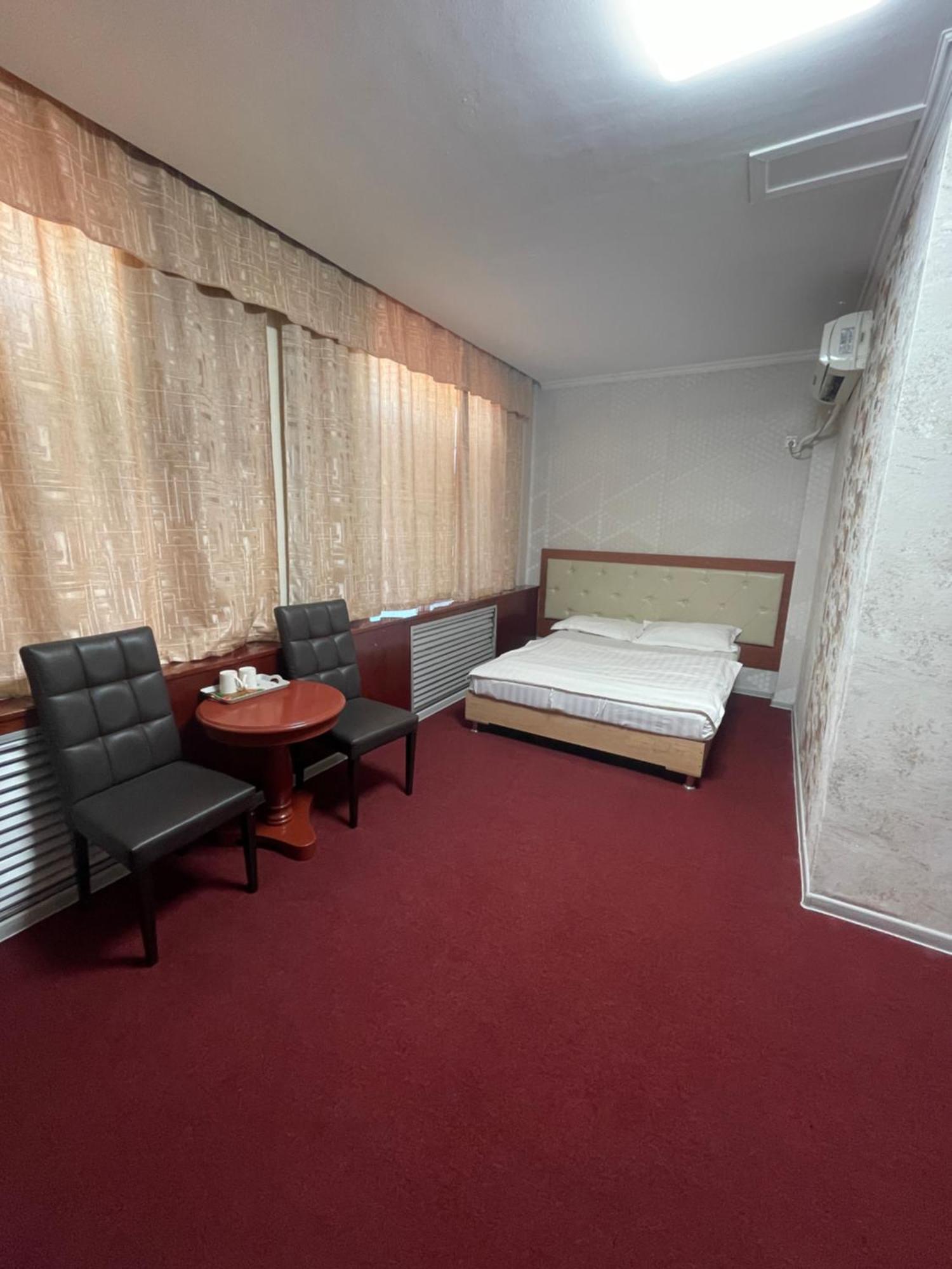 Zolotoi Drakon Hotel Алмати Екстер'єр фото