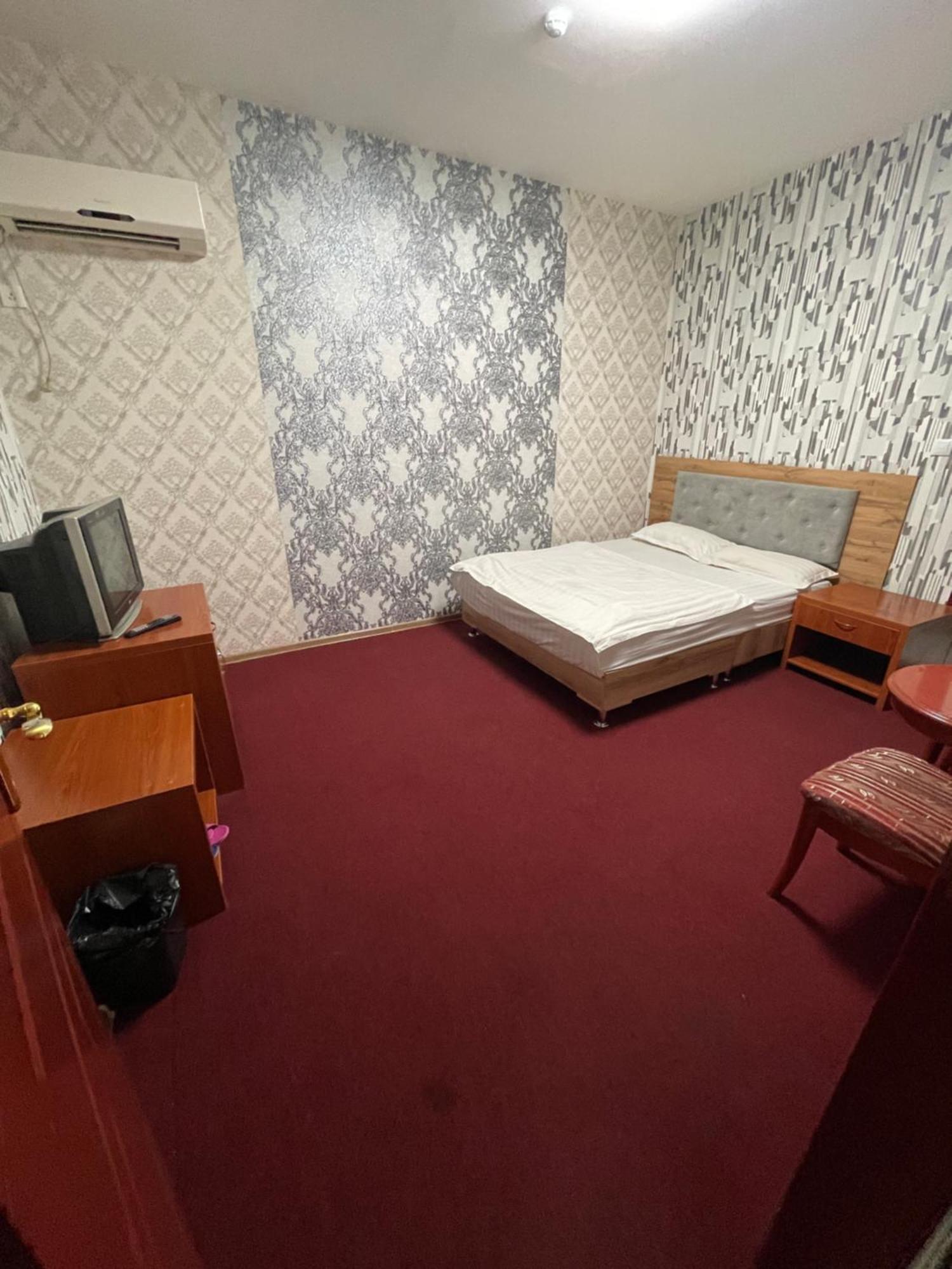 Zolotoi Drakon Hotel Алмати Екстер'єр фото