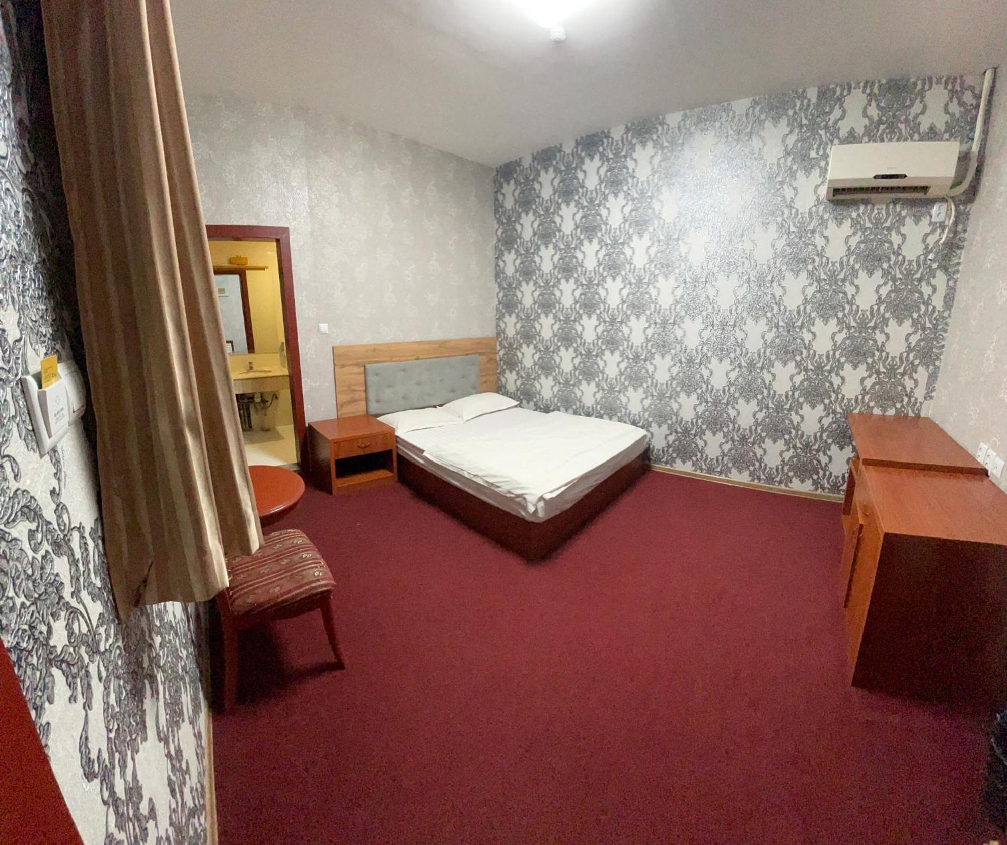Zolotoi Drakon Hotel Алмати Екстер'єр фото