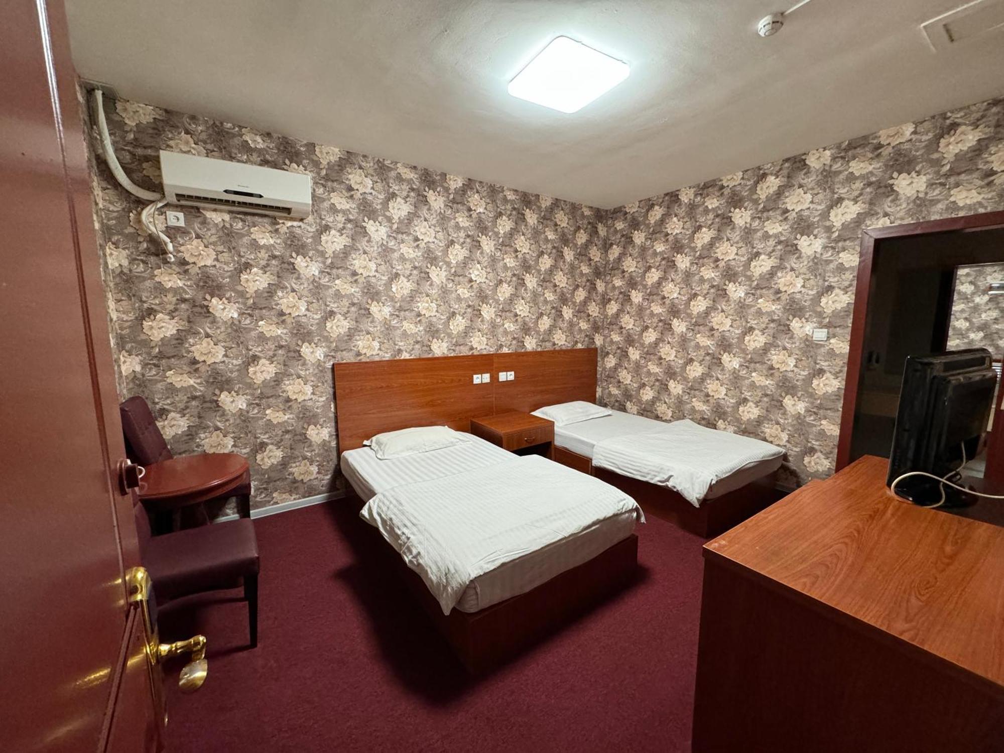 Zolotoi Drakon Hotel Алмати Екстер'єр фото