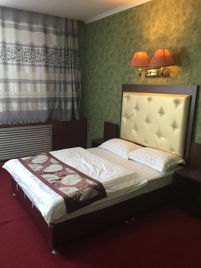 Zolotoi Drakon Hotel Алмати Екстер'єр фото