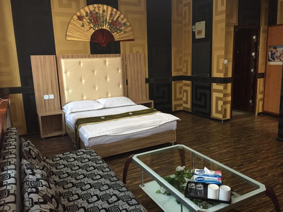 Zolotoi Drakon Hotel Алмати Екстер'єр фото